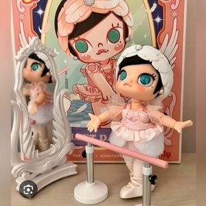 2011 Pop Mart Molly Ballet Dancer Ballernia BJD Action Figure